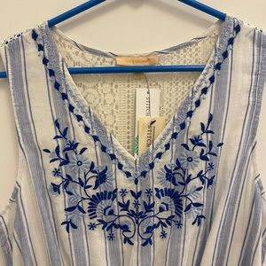 Beautiful cotton dress with flower details